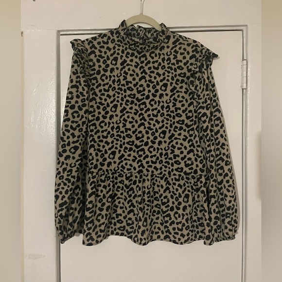 Tops - Leopard print peplum oversized shirt size medium